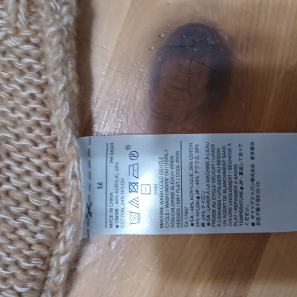 Medium Banana Republic tan over sized sweater - Picture 5 of 5